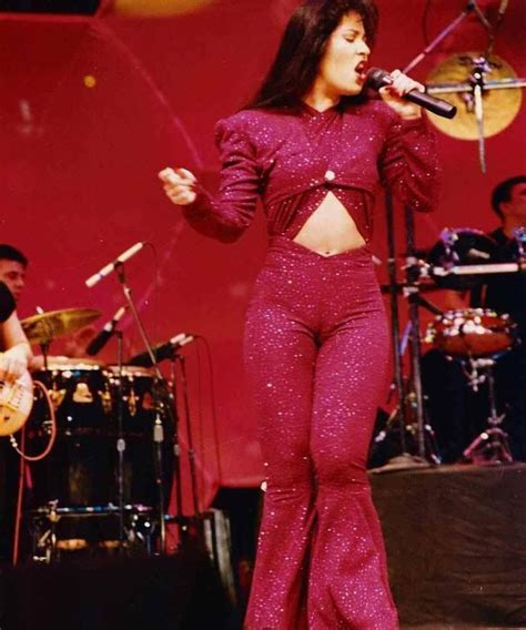 outfit selena quintanilla